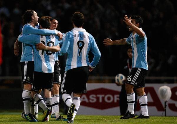 The players of Argentina s national soccer team celebrates during the match between Argentina and Costa Rica for the group stage of Copa America 2011 in Cordoba, Argentina, on July 11, 2011.  o0 Jubel Freude