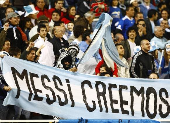 Argentinische Fans mit Lionel Messi Plakat x(181)xLuizxFernandoxMenezesx xFox  o0 Plakat, Fanplakat, Fanplakate, Transparent Objekt