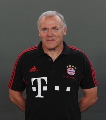FUSSBALL 1. BUNDESLIGA SAISON 2011 2012 12.07.2011 Fototermin beim FC Bayern München Co Trainer Hermann Gerland (FC Bayern München) xxNOxMODELxRELEASExx 
