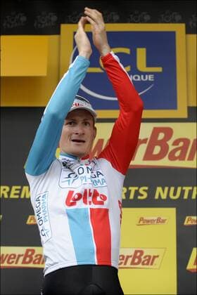 Andre GREIPEL (ALL OMEGA PHARMA - LOTTO) Cyclisme : Tour De France - Etape 10 - Aurillac - Carmaux - 12.07.2011 - PhotoNews Panoramic  o0 Etappensieger Siegerehrung