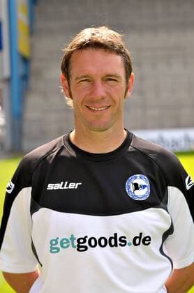 12-07-2011 pmk MS136160 Fussball Herren 3.Liga Saison 2011 2012 Arminia Bielefeld Fototermin Markus VON AHLEN -Trainer- Bielefeld