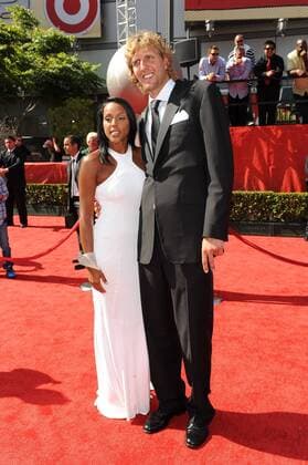 Dirk Nowitzki mit seiner Freundin Jessica Olsson bei den ESPY Awards in Los Angeles am 13.07.2011 19th Annual ESPY Awards 2011  Familie Frau o0 Basketball Spielerfrau