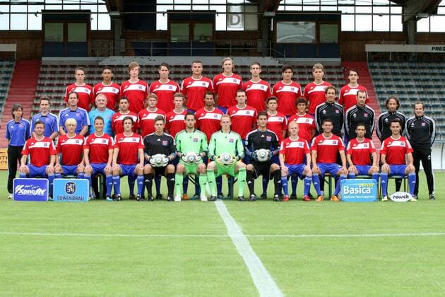 SpVgg Unterhaching Mannschaftsfoto Saison 2011-2012 3. Reihe v.l.: Lennart Hasenbeck, Deniz Sari, Patrick Ziegler, Patrick Amrhein, Kadrijaj Valonis, Michael Hefele, Alexander Winkler, Jonas Hummels, Florian Niederlechner, Markus Schwabl. Mittlere Reihe v.l.: Physiotherapeutin Nelly Le Berre, Physiotherapeut Christoph Sollors, Betreuer Wolfgang Bindeberger, Ömer Kanca, Yannic Thiel, Maximilian Drum, Filip Krstic, Mijo Tunjic, Roland Sternisko, Felix Stemmer, Torwarttrainer Manuel Kellner, Co-Trainer Roman Tyce, Co-Trainer Manuel Baum. Untere Reihe v.l.: Daniel Pedro Minorelli, Michael Vitzthum, Michael Stegmayer, Stefan Thee, Matthias Luginger, Stefan Riederer, Sebastian Wolf, Korbinian Müller, Sascha Bigalke, Marcel Avdic, Abdenour Amachaibou, Yasin Yilmaz Fussball Herren 3. Liga 14.07.2011 SpVgg Unterhaching - Fototermin