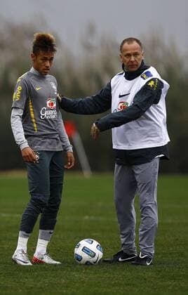Trainer Mano Menezes (d) e Neymar - Training des brasilianischen Nationalteams während der Copa America in Los Cardales Air x(181)xLuizxFernandoxMenezesx xFox  (5707)
