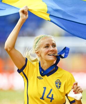 Josefine Öqvist SWE Nr. 14 Jubel, Freude, Emotionen, Feiern, Lachen, jubelt, freuen FRANKREICH - SCHWEDEN (1 :2 ) Spiel um Platz 3 der FIFA Fussball WM Weltmeisterschaft 2011 Damen, Frauen, Damen Fussball Nationalmannschaft am 16.07.2011, in Sinsheim, GER, FRA, SWE o0 Medaille Objekte Bronze Bronzemedaille