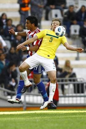 Lucas Barrios(e) e Lucas Leiva --- Brasilien vs Paraguay, Viertelfinale Copa America. La Plata BA - 17 07 2011. x(181)xLuizxFernandoxMenezesx xFox  (5709)