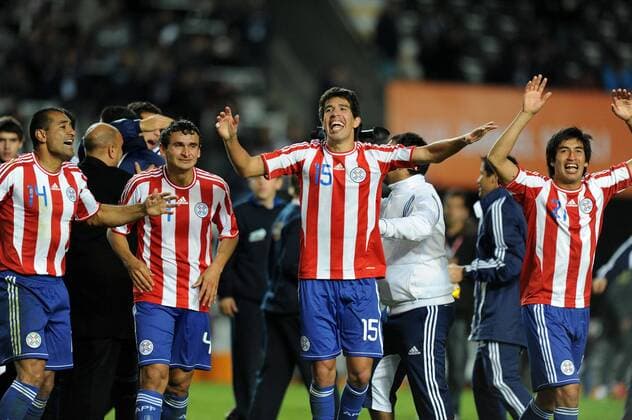 Nz La Plata 17 07 2011 - Copa America 2011 Brasilien-Paraguay 0:2 i.E. --- Paraguay, v.li. Paulo da Silva, Elvis Marecos, Victor Caceres, Marcelo Estigarribia 