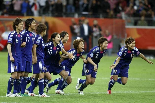 17.07.2011, FIFA Frauen-Weltmeisterschaft 2011, Endspiel: Japan - USA. Elfmeterschießen nach Verlängerung. Team Japan jubel t nach Entscheidung.