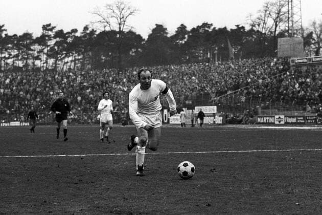 Uwe Seeler (HSV) Aktion, Einzelbild Aufmacher