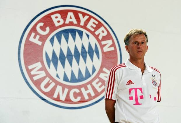 FUSSBALL Regionalliga Süd SAISON 2011 2012 22.07.2011 Fototermin beim FC Bayern München II Trainer Andries Jonker (FC Bayern II) 