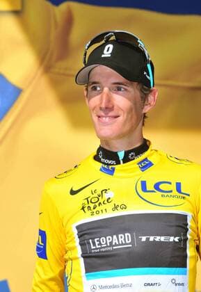 RADSPORT - Tour de France 2011 ALPE-DHUEZ,FRANKREICH,22.JUL.11 - DIVERS, RADSPORT - Tour de France 2011, 19. Etappe, Modane Valfrejus - Alpe d Huez, Siegerehrung. Bild zeigt Andy Schleck (LUX Leopard Trek). Keyword: Gelbes Trikot. 