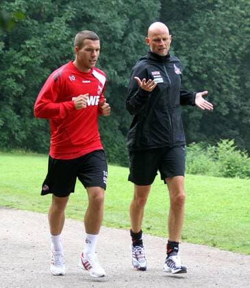 Training 1. FC Köln Saison 2011 2012 Geissbockheim Köln Datum: 26.07.2011 Links: Lukas Podolski (1. FC Köln) Rechts: Trainer Stale Solbakken (1. FC Köln) Ereignis: -