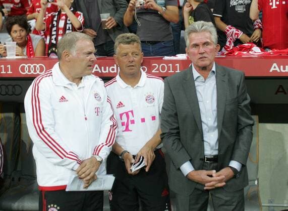 Fussball, Testspiel, Freundschaftsspiel, Saison 2011 2012, Herren, Deutschland, Audi-Cup, 2.Halbfinale, v.l. Hermann Gerland, Co-Trainer FC Bayern München, Co-Trainer Peter Hermann, FC Bayern München, Trainer Jupp Heynckes, FC Bayern München,