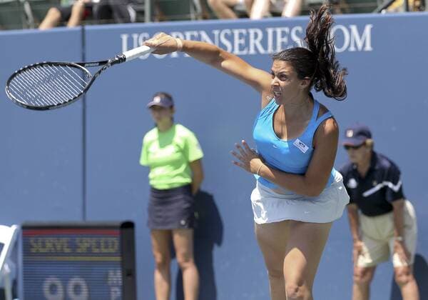 29 JULY 2011: Marion Bartoli (FRA) serves a ball during the WTA Tennis Damen Bank of the West Classic at Taube Family Tennis Center in Stanford, California TENNIS: JUL 29 Bank of The West Classic Icon110729005 EDITORIAL USE ONLY