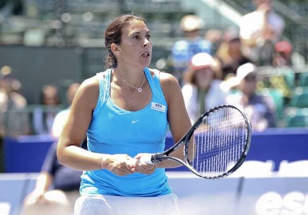 29 JULY 2011: Marion Bartoli (FRA) watches a ball during the WTA Tennis Damen Bank of the West Classic at Taube Family Tennis Center in Stanford, California TENNIS: JUL 29 Bank of The West Classic Icon110729013 EDITORIAL USE ONLY