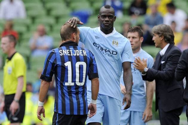 Dublin - 30 07 2011 - Dublin Super Cup 2011 - Inter Mailand vs. Manchester City - Mario Balotelli und Wesley Sneijder 