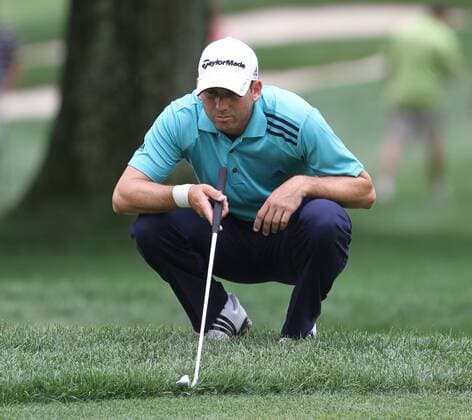 August 04 2011: Sergio Garcia looking at a putt during the World Golf Championships-Bridgestone Invitational first round of play at Firestone Country Club in Akron, OH. PGA Golf Herren AUG 04 WGC Bridgestone Invitational - First Round Icon1108041189 EDITORIAL USE ONLY