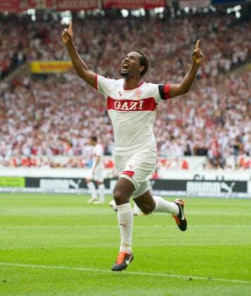 Fussball DFL Stuttgart 06.08.2011 VFB Stuttgart - Schalke 04 3:0 Jubel nach dem Tor zum 1:0 durch Cacau (Stuttgart, No.18)