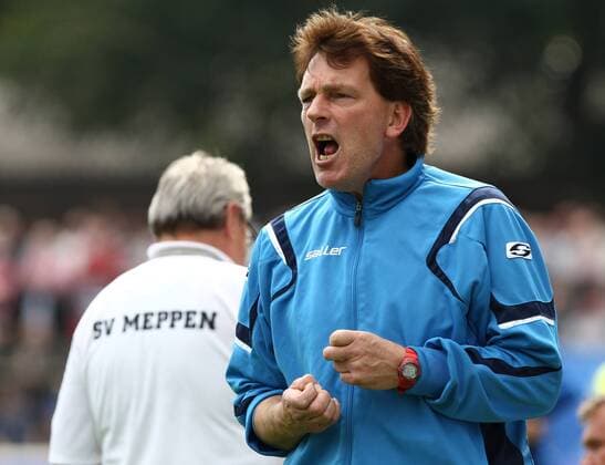 Meppen, 07.08.2011, MEP Arena, Fussball, Regionalliga Nord, 1. Spieltag , SV Meppen vs. RasenBallsport Leipzig 0:1 (0:0) , Trainer Johann Lünemann Luenemann (Meppen). ,
