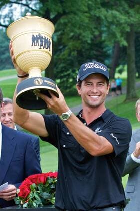 Aug. 7, 2011 - Akron, Ohio, U.S - Adam Scott holds up the Gary Player Trophy after winning the Bridgestone Invitational at Firestone Country Club, Akron, Oh. PGA Golf Herren 2011 - Aug 7 - Bridgestone Invitational - ZUMAx09 o0 sieg Pokal Trophäe Objekte, Siegerehrung