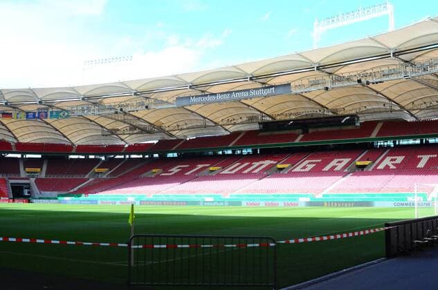 08.08.2011, Stuttgart - Länderspiel 2011 - Deutschland - Die neue Mercedes-Benz Arena o0 Sportstätte Stadion Totale Leere Schriftzug