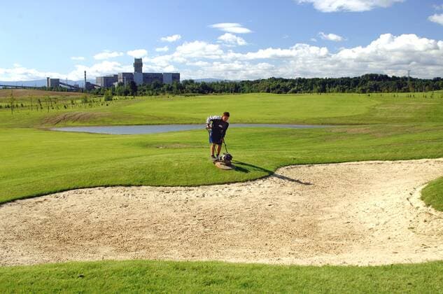 The longest golf course in Europe is being build in Karvina - Lipiny, Czech Republic on Aug. 9, 2011. The course will have 9 holes and will be 7km long. (CTKxPhoto DrahoslavxRamik)  CTKPhoto23201108090509101 o0 Pflege Platzpflege Rasen Greenkeeper Platzwart greenkeeping