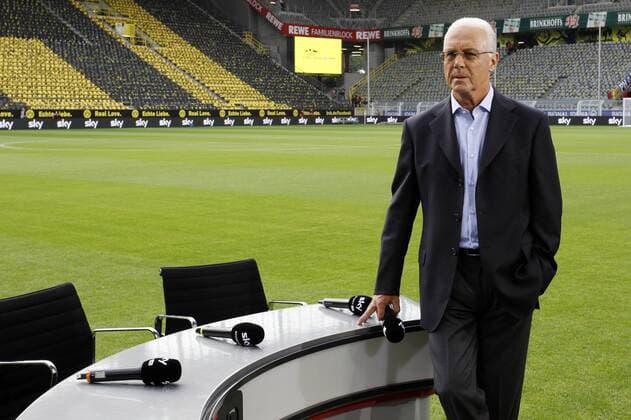 Eröffnungsspiel 2011 2012; Borussia Dortmund (BVB) - Hamburger SV (HSV, Hamburg), Franz Beckenbauer ( SKY ) Football - soccer: first division germany, 1.Bundesliga xjtx