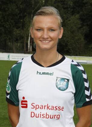 Fototermin FCR Duisburg Saison 2011 - 2012, Alexandra Popp (FCR Duisburg) Portrait.