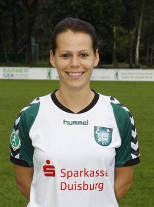 Fototermin FCR Duisburg Saison 2011 - 2012, Jennifer Oster (FCR Duisburg) Portrait.