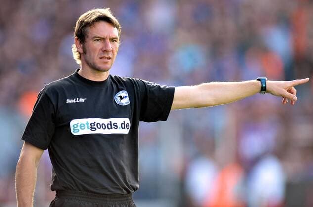 02-08-2011 pmk MS140789 Fussball Herren 3.Liga Saison 2011 2012 Arminia Bielefeld Markus VON AHLEN -Trainer- Bielefeld