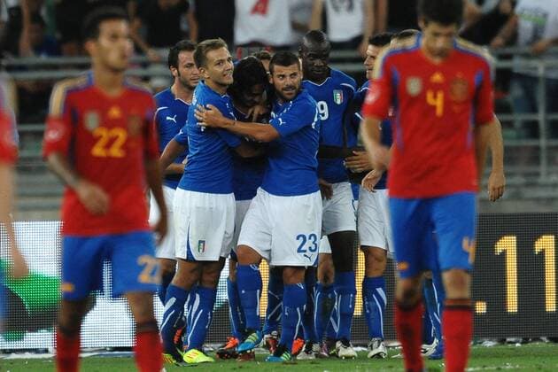 Alberto AQUILANI celebrates scoring , Italy - Spain, in Bari ---