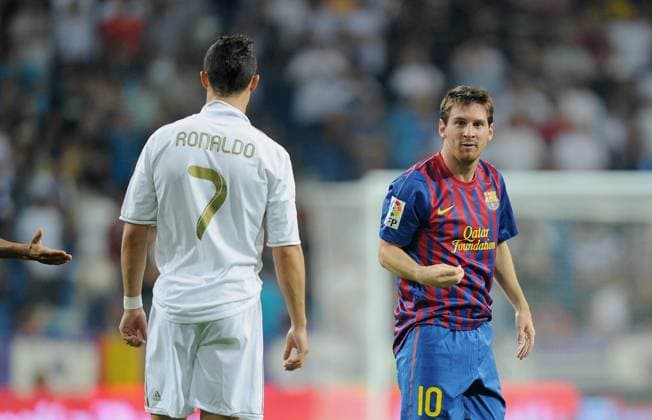 FUSSBALL INTERNATIONAL PRIMERA DIVISION SAISON 2011 2012 14.08.2011 El Clasico Super Cup 2011 Real Madrid - FC Barcelona Lionel Messi (re, Barca) und Cristiano Ronaldo (Real Madrid) 