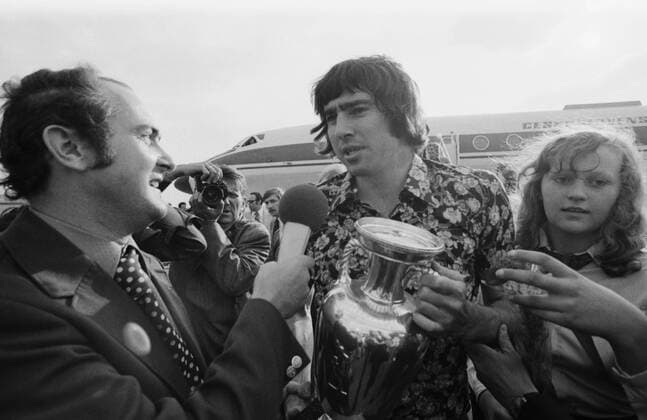 Anton Ondrus, captain of Czechoslovak soccer team, greets the fans with the trophey for European Champions at the airport Prague-Ruzyne on June 21, 1976, after the team came back from Yugoslawian capital Belgrade with goldenmedals. (CTKxPhoto)  CTKPhoto400201108120358501