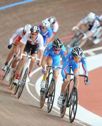 Artur Ershov (1st R) of Russia competes during men s 30km points race of cycling track at the 26th Summer Universiade in Shenzhen, a city of south China s Guangdong Province, on Aug. 18, 2011. Ershov won the gold medal with total points of 47. (Xinhua Li Ga)(wx) CHINA-SHENZHEN-UNIVERSIADE-CYCLING TRACK-MEN S 30KM POINTS RACE (CN) 