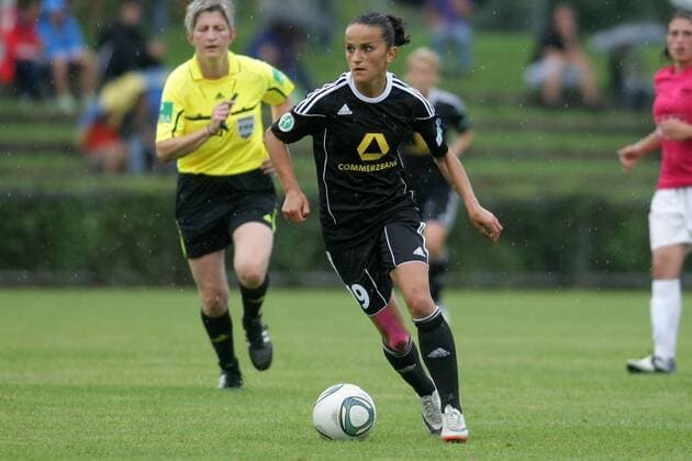 21.08.2011, Frauenfußball-Bundesliga, 1. Spieltag: 1. FFC Frankfurt - SG Essen-Schönebeck. Fatmire Bajramaj (1. FFC Frankfurt).