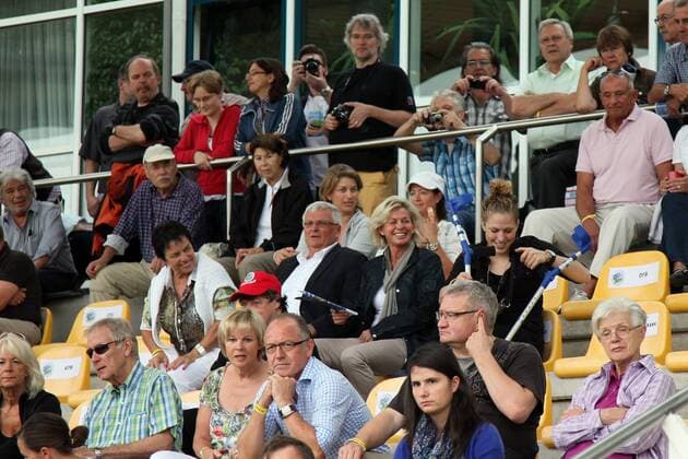DFB Präsident Dr. Theo Zwanziger mit seiner Frau Inge, Bundestrainerin Silvia Neid und Kim Kulig (1.FFC Frankfurt) o0 Nationalteam Partnerin, Frau, Ehefrau Familie privat