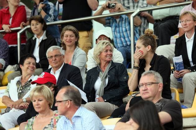 DFB Präsident Dr. Theo Zwanziger mit seiner Frau Inge, Bundestrainerin Silvia Neid und Kim Kulig (1.FFC Frankfurt) o0 Nationalteam Partnerin, Frau, Ehefrau Familie privat