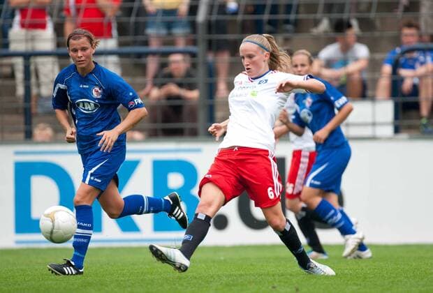 Marisa Ewers (Hamburger SV) - 1. Frauen Fußball Bundesliga Saison 2011-12 Punktspiel. 1.FFC Turbine Potsdam vs. Hamburger SV (HSV, Hamburg) im Karl Liebknecht Stadion in Potsdam Babelsberg - Freisteller,Aktion,21.08.2011,Deutschland,Fußball,Damen