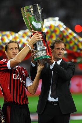Massimo AMBROSINI, Massimiliano ALLEGRI, Trofeo Luigi Berlusconi, AC Mailand - Juventus Turin --- o0 Pokal Trophäe Objekte Siegerehrung Sieg