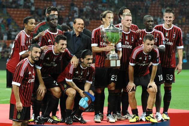 Il Milan con la coppa, Trofeo Luigi Berlusconi, AC Mailand - Juventus Turin --- o0 Pokal Trophäe Objekte Siegerehrung Sieg Totale Siegerfoto