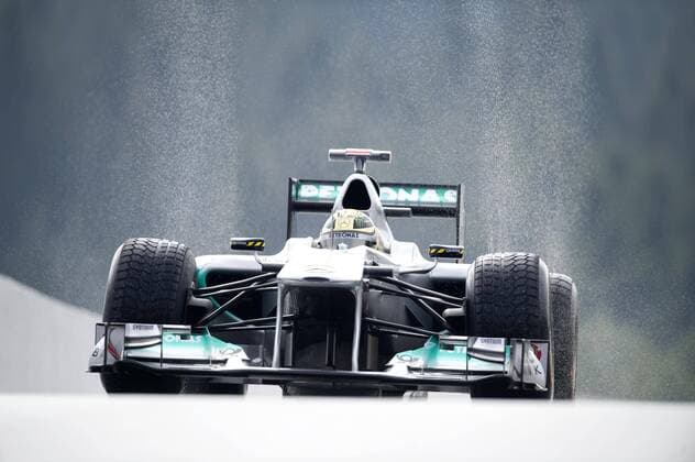 Michael SCHUMACHER (GER), Mercedes GP Petronas, Aktion, Regen, Wasser, Gischt, 1. Freie Training am 26.08.2011 Formel 1, Grosser Preis von Belgien in Spa Francorchamps