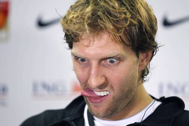 Dirk Nowitzki, Deutschland, nach dem Spiel bei einem Fernsehinterview, Porträt, Portrait, Freude, Lachen, Grimassen, quer Deutschland-Mazedonien, Germany vs Macedonia, GER-MAC Freundschaftsspiel, friendly games men, Basketball, Männer, Herren, men, Berlin ,28.8.2011, o2 world