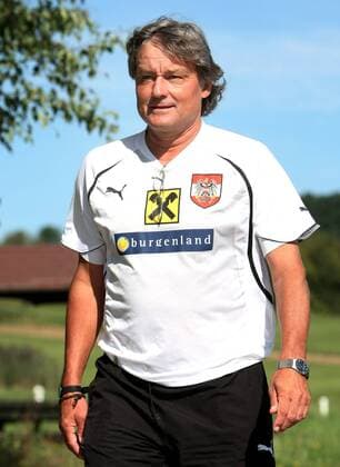 FUSSBALL- EURO 2012 Quali, Training BAD TATZMANNSDORF,AUSTRIA,29.AUG.11 FUSSBALL UEFA Europameisterschaft 2012, Qualifikation, ÖFB Training Nationalteam AUT. Bild zeigt Teamchef Dietmar Constantini (AUT). 