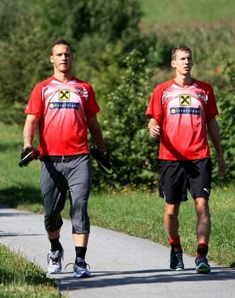FUSSBALL- EURO 2012 Quali, Training BAD TATZMANNSDORF,AUSTRIA,29.AUG.11 FUSSBALL UEFA Europameisterschaft 2012, Qualifikation, ÖFB Training Nationalteam AUT. Bild zeigt Marko Arnautovic und Florian Klein (AUT). 