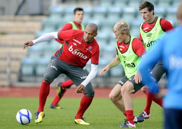 Training Nationalteam Norwegen in Baerum L-R: John Carew Jonathan Parr Havard Nordtveit 