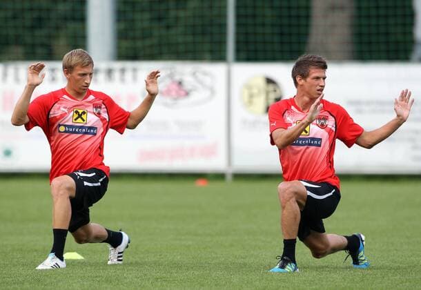 FUSSBALL- EURO 2012 Quali, GER vs AUT, AUT vs TUR, Training BAD TATZMANNSDORF,AUSTRIA,30.AUG.11 - FUSSBALL - UEFA Europameisterschaft 2012, Qualifikation, ÖFB Länderspiel, Deutschland vs Österreich, Österreich vs Türkei, Vorberichte, Training Nationalteam AUT. Bild zeigt Daniel Royer und Franz Schiemer (AUT).