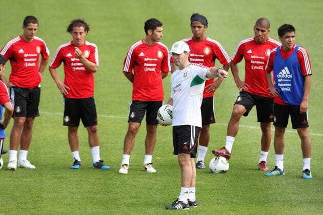WARSZAWA 30.08.2011 --- MEXICO FOOTBALL NATIONAL TEAM TRAINING JOSE MANUEL DE LA TORRE  110830PYK032