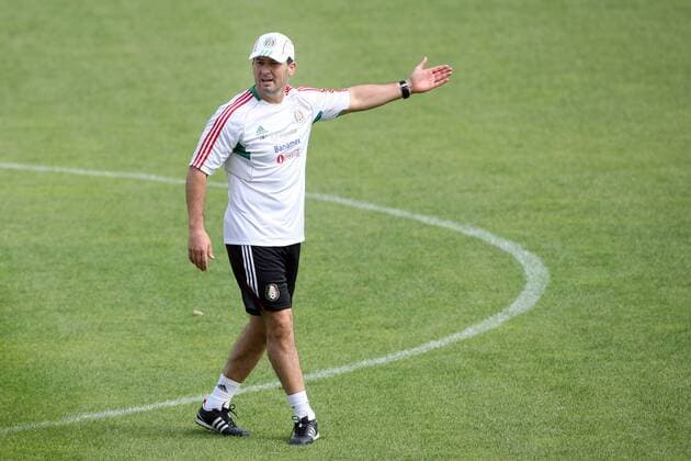 WARSZAWA 30.08.2011 --- MEXICO FOOTBALL NATIONAL TEAM TRAINING JOSE MANUEL DE LA TORRE  110830PYK037