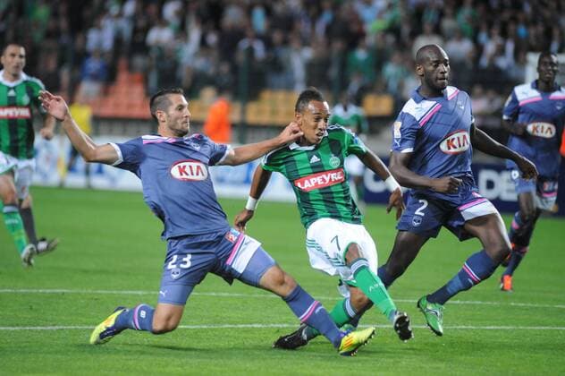 But de Pierre Emerick Aubameyang (Saint Etienne) Florian Marange - Michael Ciani (Bordeaux) Football : AS Saint Etienne Girondins Bordeaux - Coupe de la Ligue - 31.08.2011 FredericCHAMBERT PanoramiC 