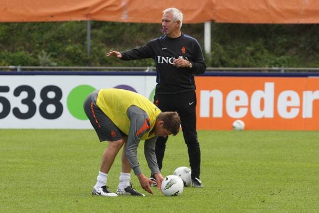 01.09.2011, Katwijk - Nationalteam Niederlande - Training - (L-R) Klaas Jan Huntelaar, Nationaltrainer Bert van Marwijk xVIxxIVx 349422